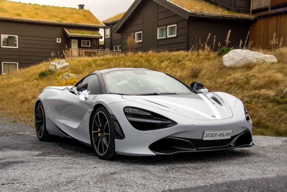 McLaren 720S, Glacier White, Carbon, Lift-System